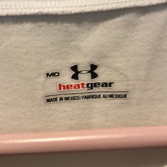 White shortsleeved Under Armour Power In Pink top - Picture 3 of 5